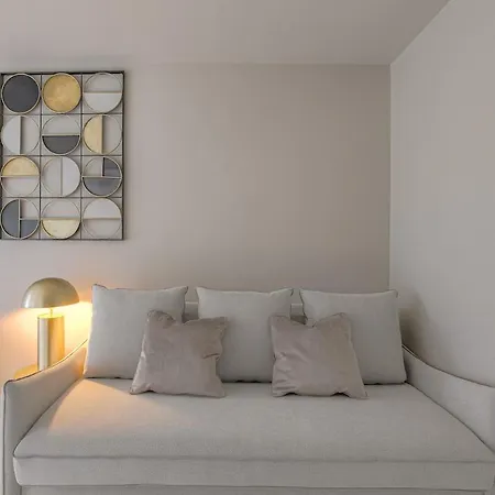 Apartment Avec Terrasse, Saint-didier