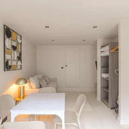 Apartment Avec Terrasse, Saint-didier